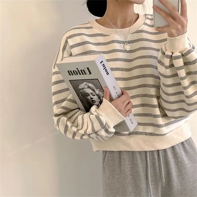 Striped Sweatshirt for Women New Autumn and Winter Pullover Round Neck Fashionable Loose Casual Long-sleeved Top